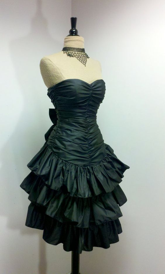 Black Vintage Short Party Dress Strapless Ruffles Homecoming Dress , DP2584
