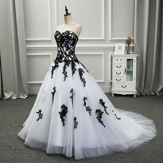 White and Black Gothic Wedding Dresses,DS4065