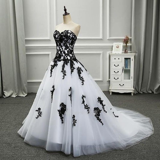White and Black Gothic Wedding Dresses,DS4065